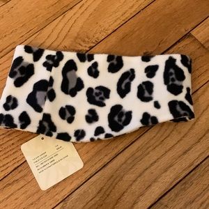 Fabletics headband. Ear warmer. One size. NWT.